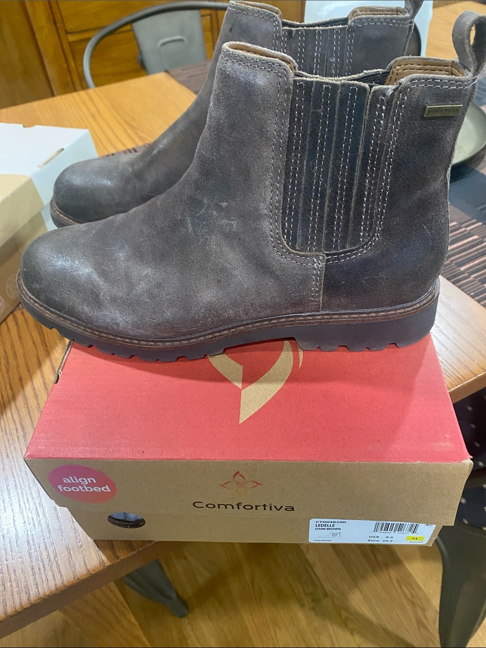 Comfortiva Womens distressed Dark Brown Suede Chukka Boots - Picture 2 of 5